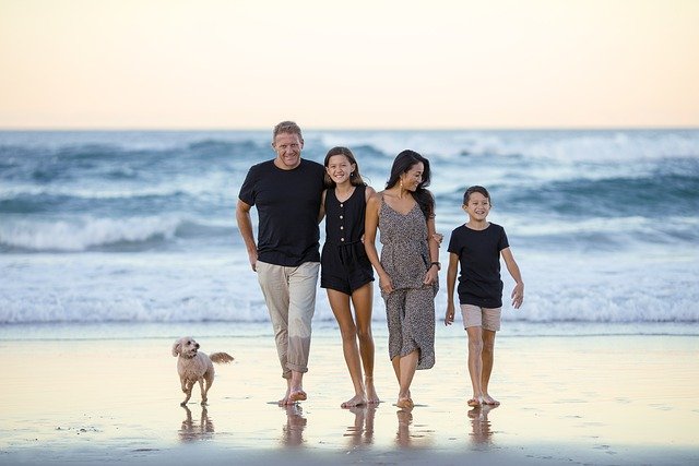 Eine Familie am Strand von chilla70
